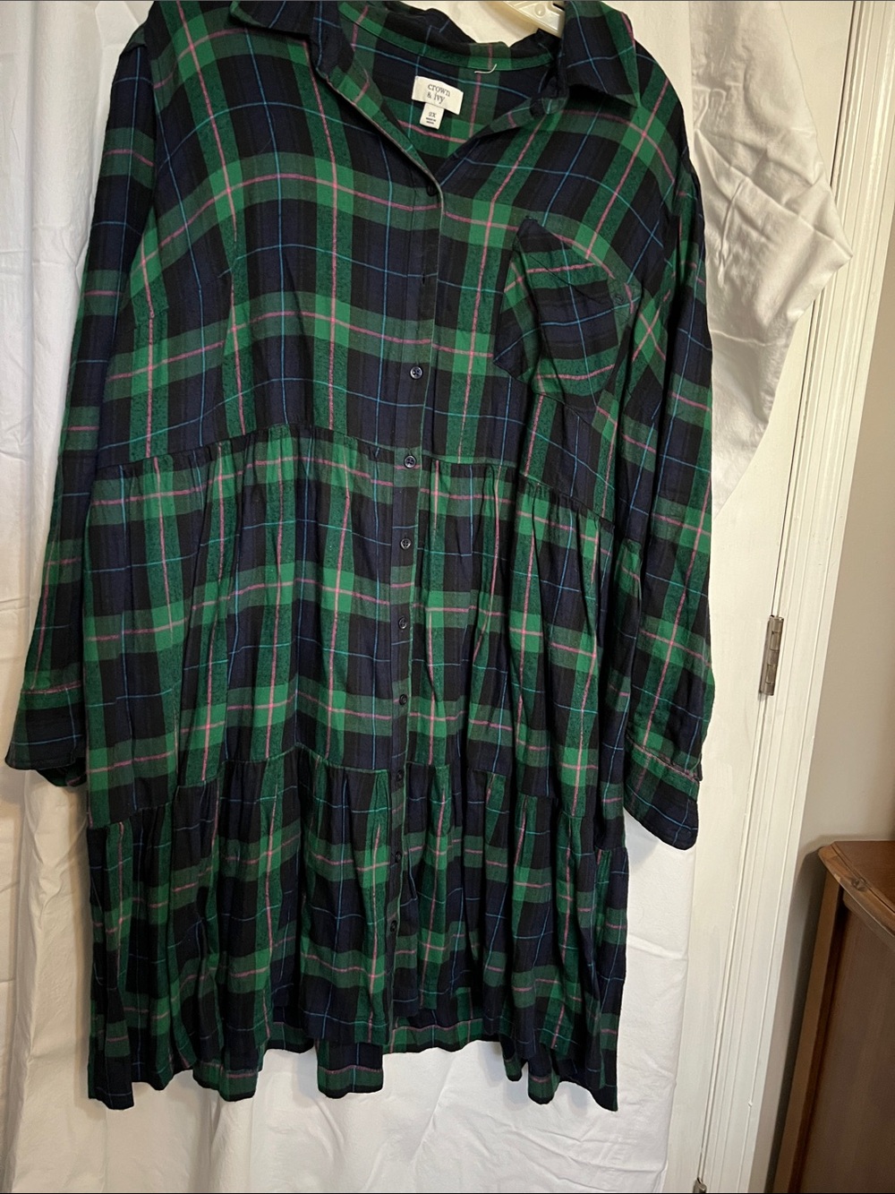 crown & ivy Green and Navy Plaid Long Sleeve Dress